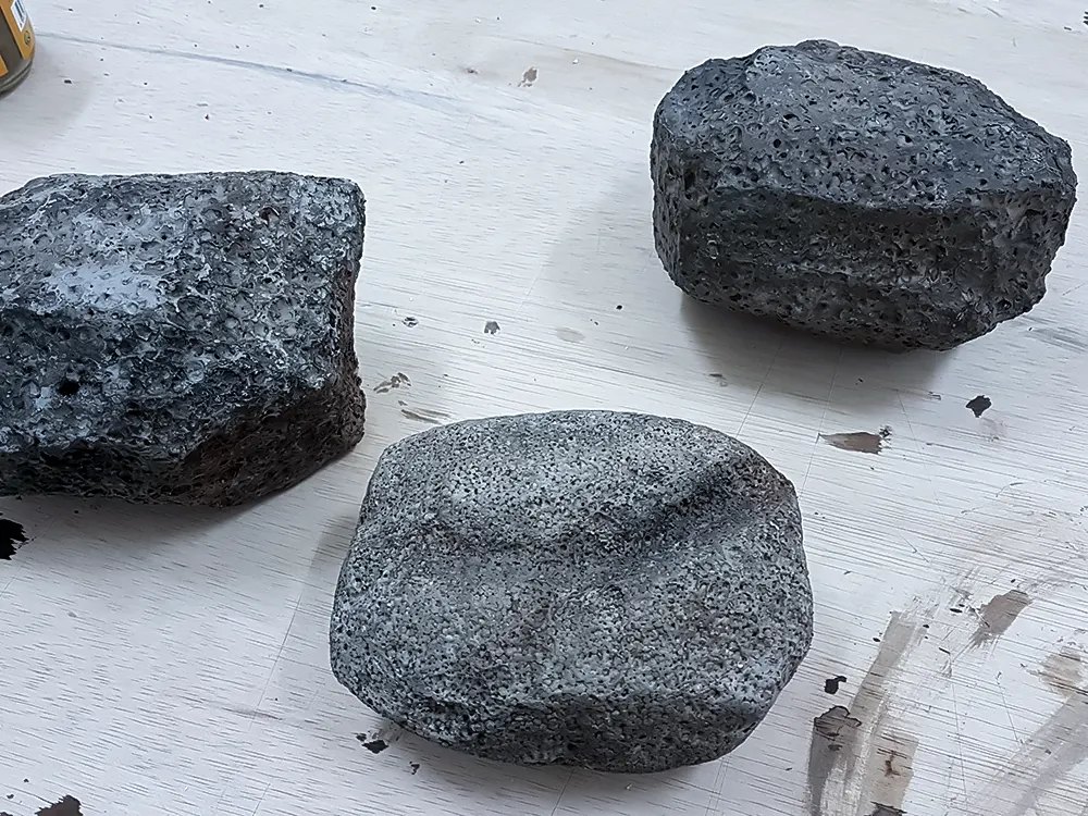 <span  class="uc_style_uc_tiles_grid_image_elementor_uc_items_attribute_title" style="color:#ffffff;">movie-prop-032</span>