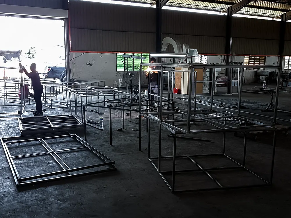 <span  class="uc_style_uc_tiles_grid_image_elementor_uc_items_attribute_title" style="color:#ffffff;">muji-ehibitions-024</span>