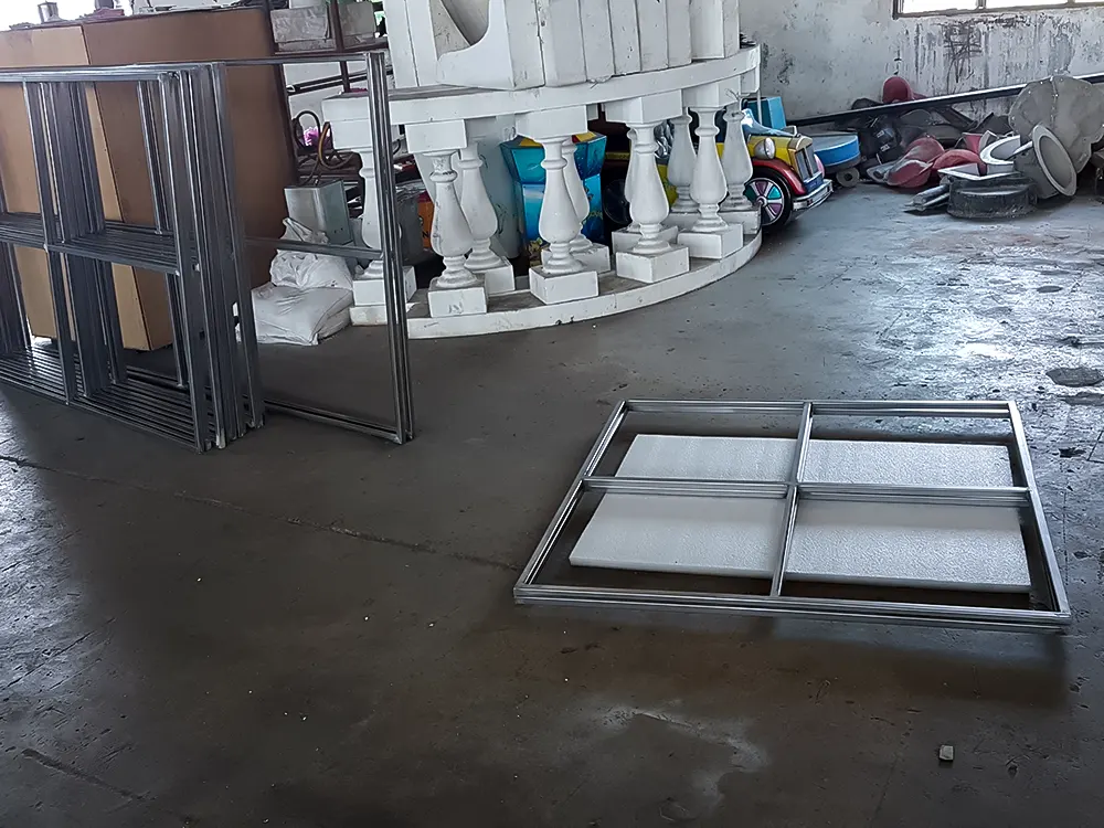 <span  class="uc_style_uc_tiles_grid_image_elementor_uc_items_attribute_title" style="color:#ffffff;">muji-ehibitions-025</span>