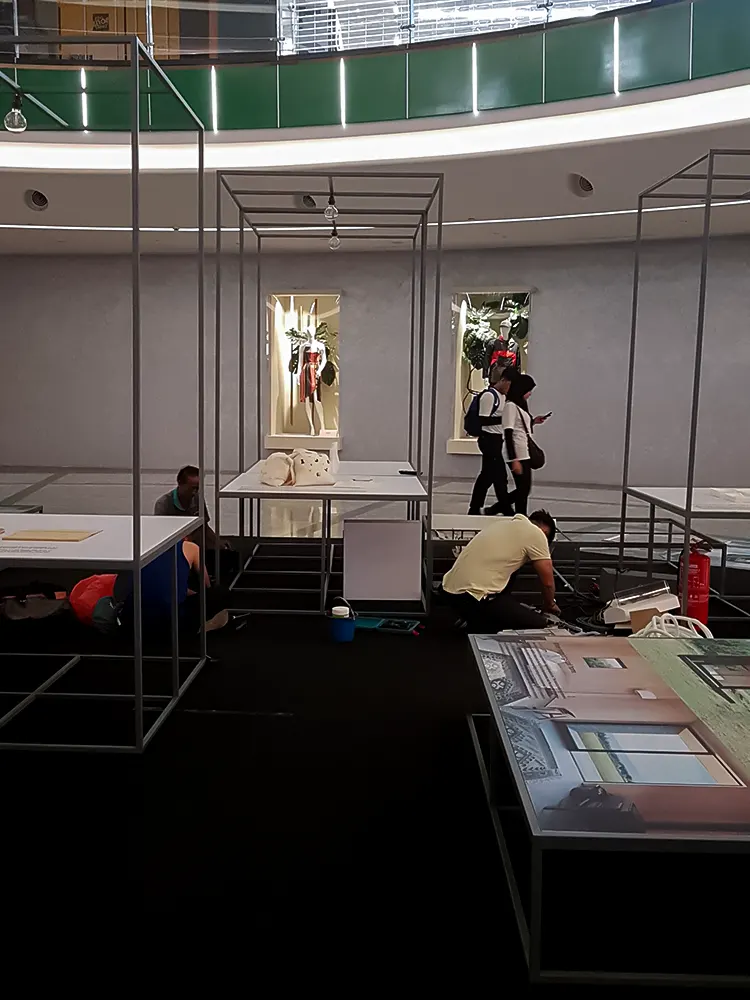 <span  class="uc_style_uc_tiles_grid_image_elementor_uc_items_attribute_title" style="color:#ffffff;">muji-ehibitions-030</span>