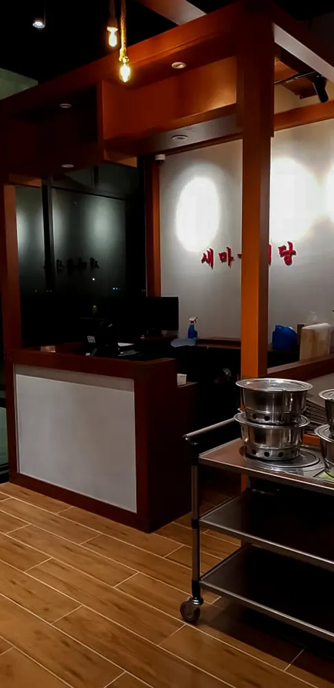 <span  class="uc_style_uc_tiles_grid_image_elementor_uc_items_attribute_title" style="color:#ffffff;">retail-interior-005</span>