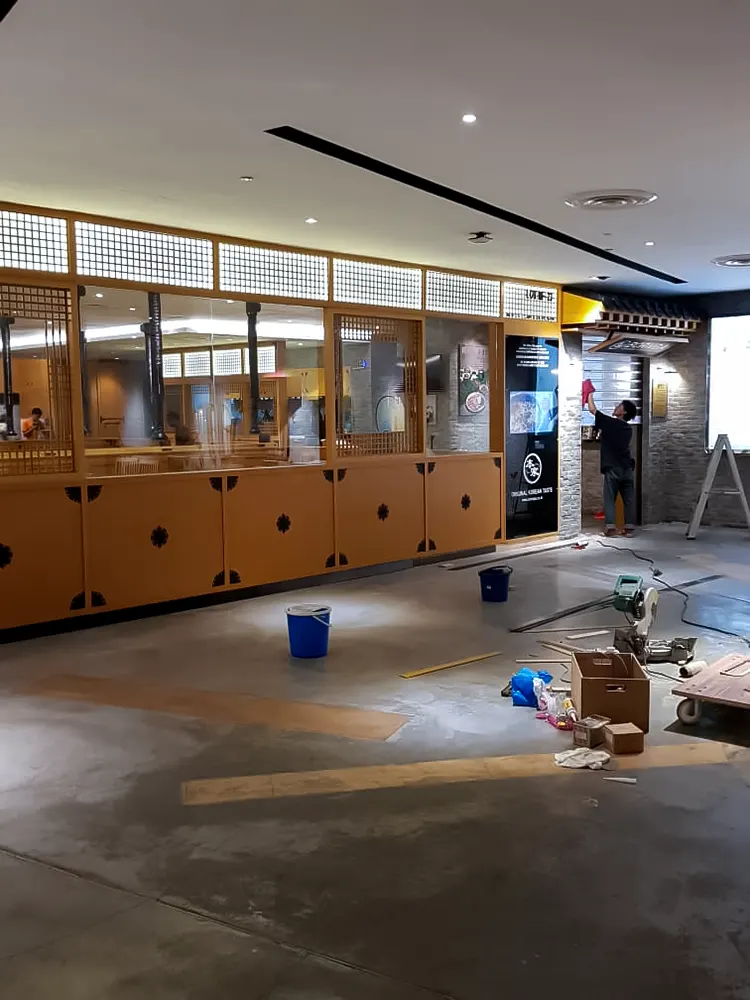 <span  class="uc_style_uc_tiles_grid_image_elementor_uc_items_attribute_title" style="color:#ffffff;">retail-interior-028</span>