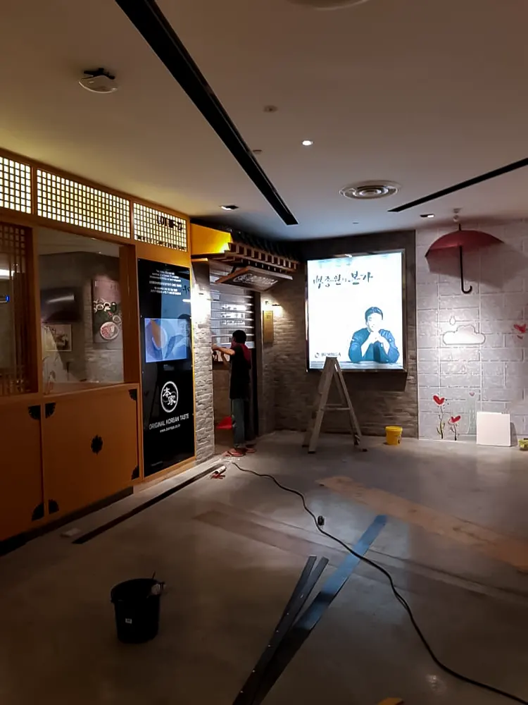 <span  class="uc_style_uc_tiles_grid_image_elementor_uc_items_attribute_title" style="color:#ffffff;">retail-interior-029</span>