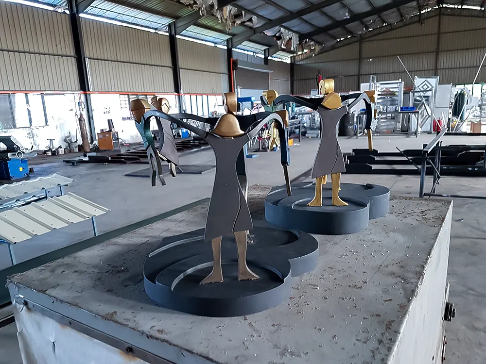 <span  class="uc_style_uc_tiles_grid_image_elementor_uc_items_attribute_title" style="color:#ffffff;">sim-art-creative-006</span>