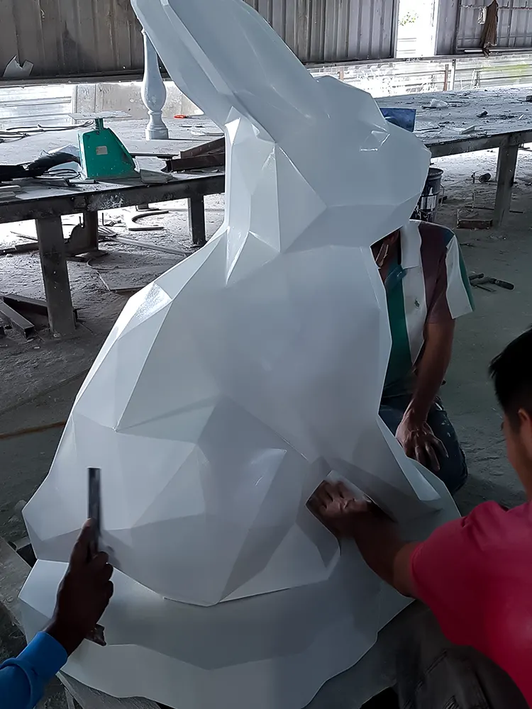 <span  class="uc_style_uc_tiles_grid_image_elementor_uc_items_attribute_title" style="color:#ffffff;">sim-art-creative-020</span>