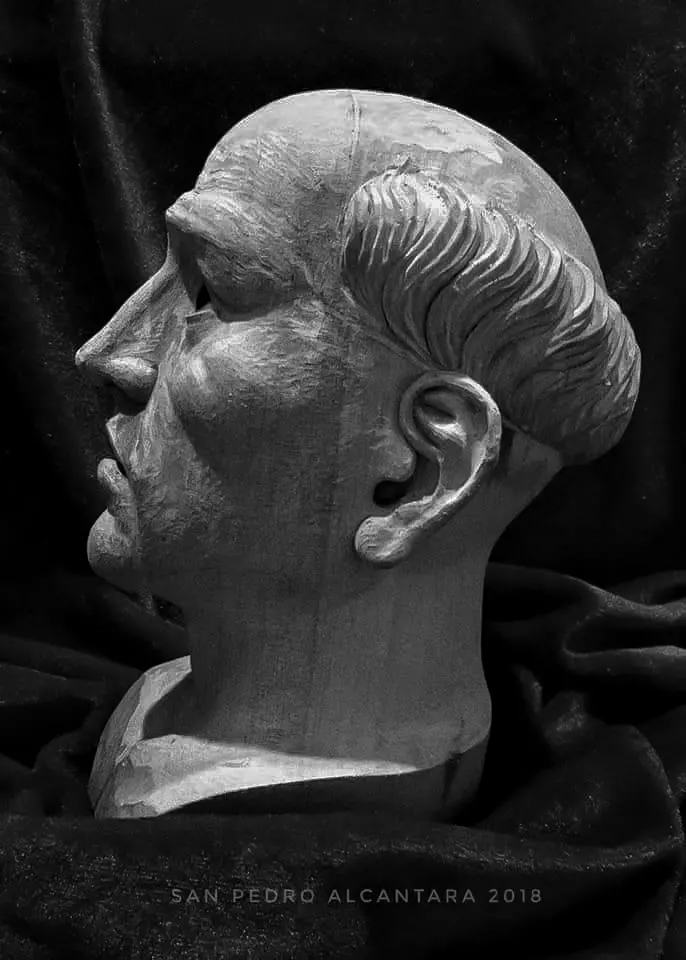 <span  class="uc_style_uc_tiles_grid_image_elementor_uc_items_attribute_title" style="color:#ffffff;">statue (7)</span>