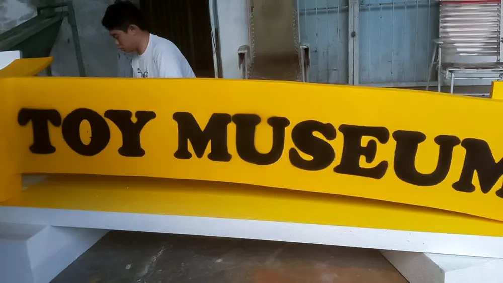 <span  class="uc_style_uc_tiles_grid_image_elementor_uc_items_attribute_title" style="color:#ffffff;">toy-museum-040</span>