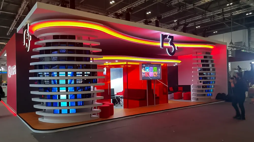 <span  class="uc_style_uc_tiles_grid_image_elementor_uc_items_attribute_title" style="color:#ffffff;">trade-show-display-002</span>