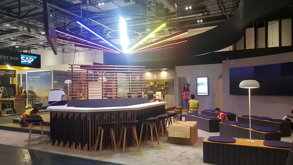 <span  class="uc_style_uc_tiles_grid_image_elementor_uc_items_attribute_title" style="color:#ffffff;">trade-show-display-005</span>