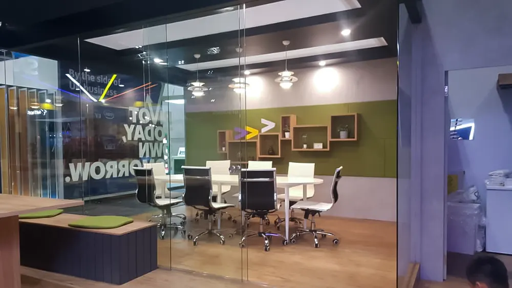 <span  class="uc_style_uc_tiles_grid_image_elementor_uc_items_attribute_title" style="color:#ffffff;">trade-show-display-007</span>