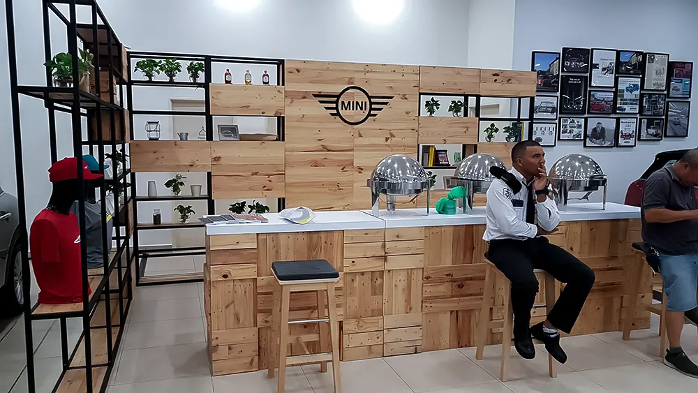 <span  class="uc_style_uc_tiles_grid_image_elementor_uc_items_attribute_title" style="color:#ffffff;">trade-show-display-033</span>