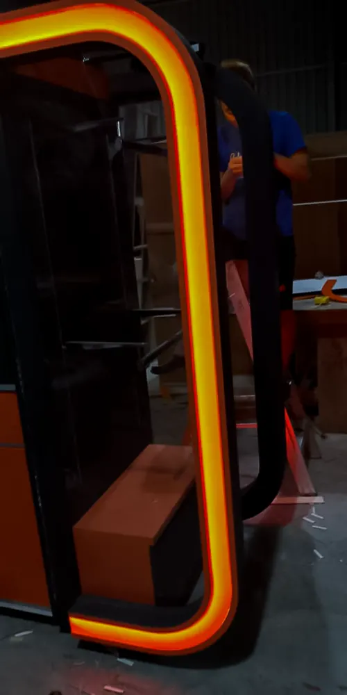 <span  class="uc_style_uc_tiles_grid_image_elementor_uc_items_attribute_title" style="color:#ffffff;">velocity-001</span>