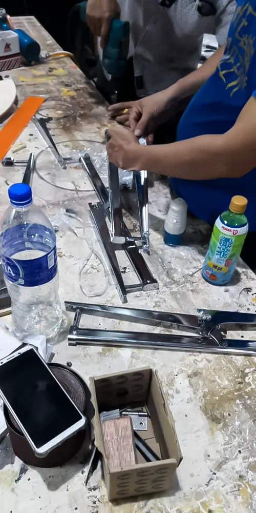 <span  class="uc_style_uc_tiles_grid_image_elementor_uc_items_attribute_title" style="color:#ffffff;">velocity-002</span>