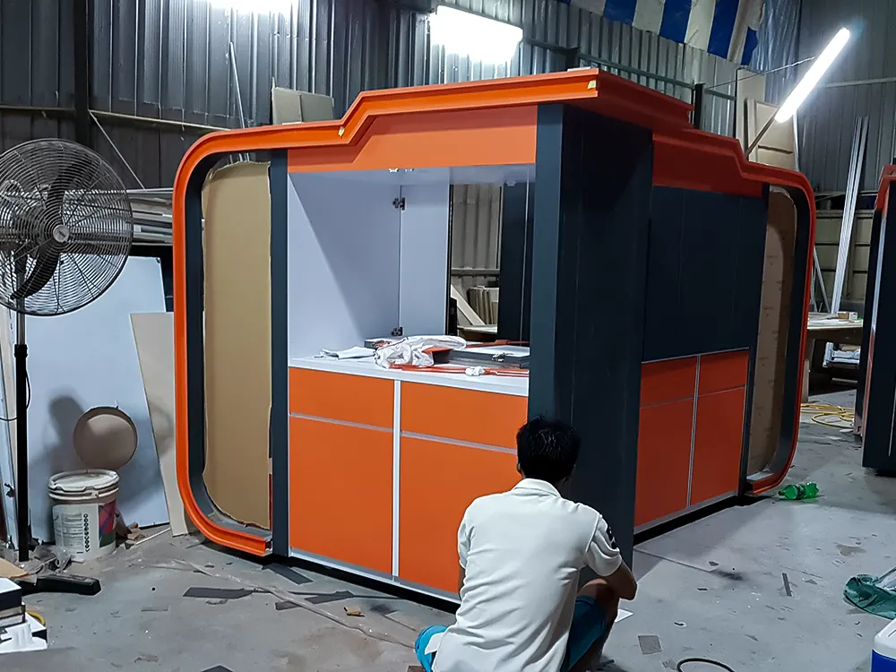 <span  class="uc_style_uc_tiles_grid_image_elementor_uc_items_attribute_title" style="color:#ffffff;">velocity-003</span>