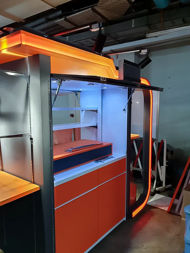 <span  class="uc_style_uc_tiles_grid_image_elementor_uc_items_attribute_title" style="color:#ffffff;">velocity-006</span>