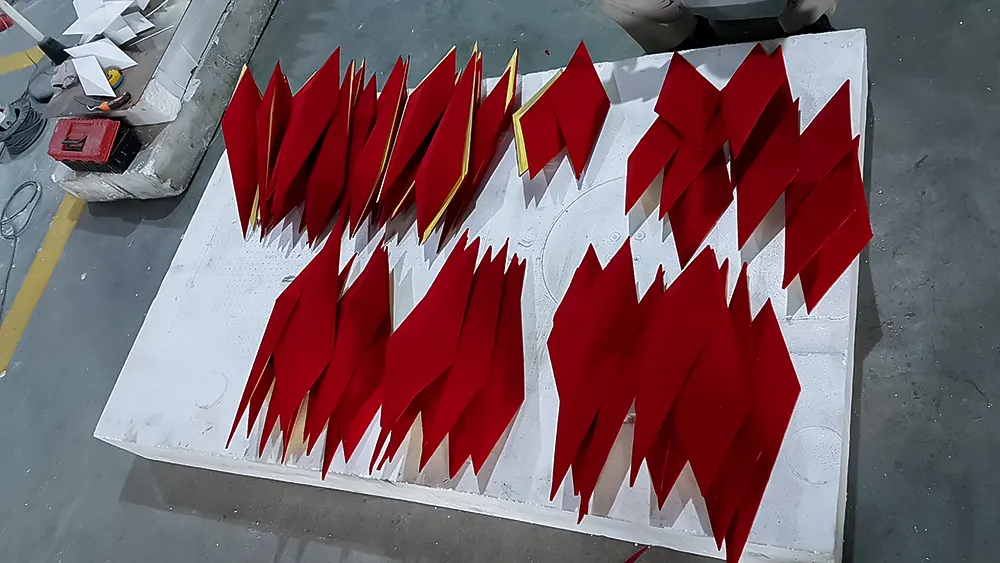 <span  class="uc_style_uc_tiles_grid_image_elementor_uc_items_attribute_title" style="color:#ffffff;">winch-star-001</span>