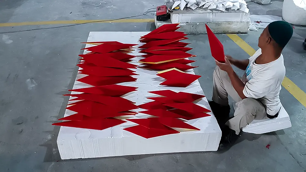 <span  class="uc_style_uc_tiles_grid_image_elementor_uc_items_attribute_title" style="color:#ffffff;">winch-star-002</span>